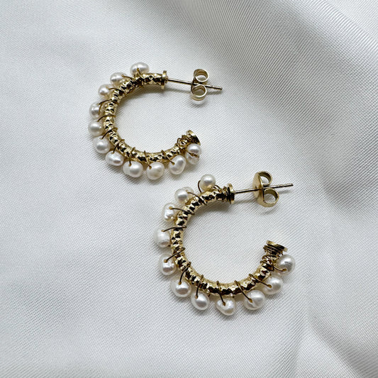 Orecchini cerchi intreccio di perle - Gold