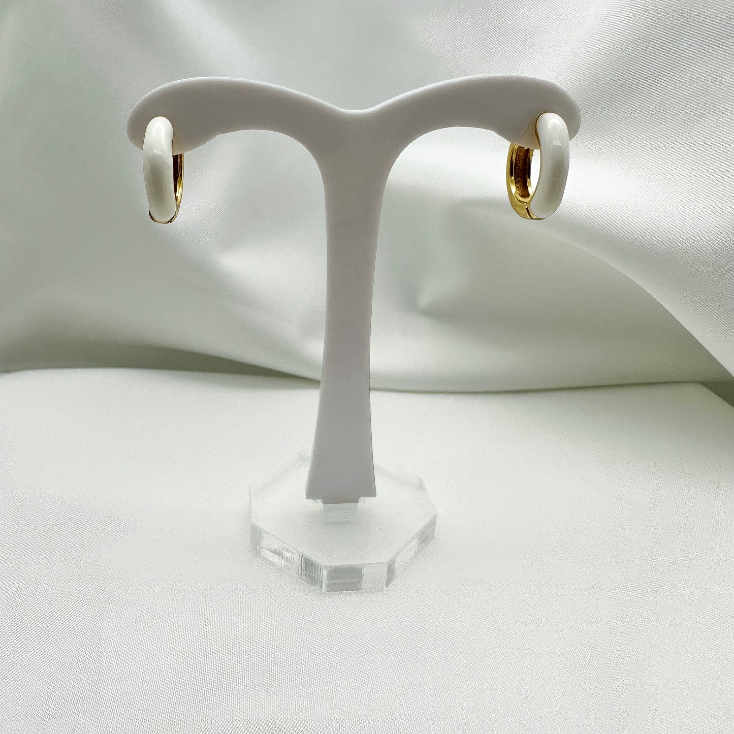 Orecchini cerchietti smaltati bianchi - Gold