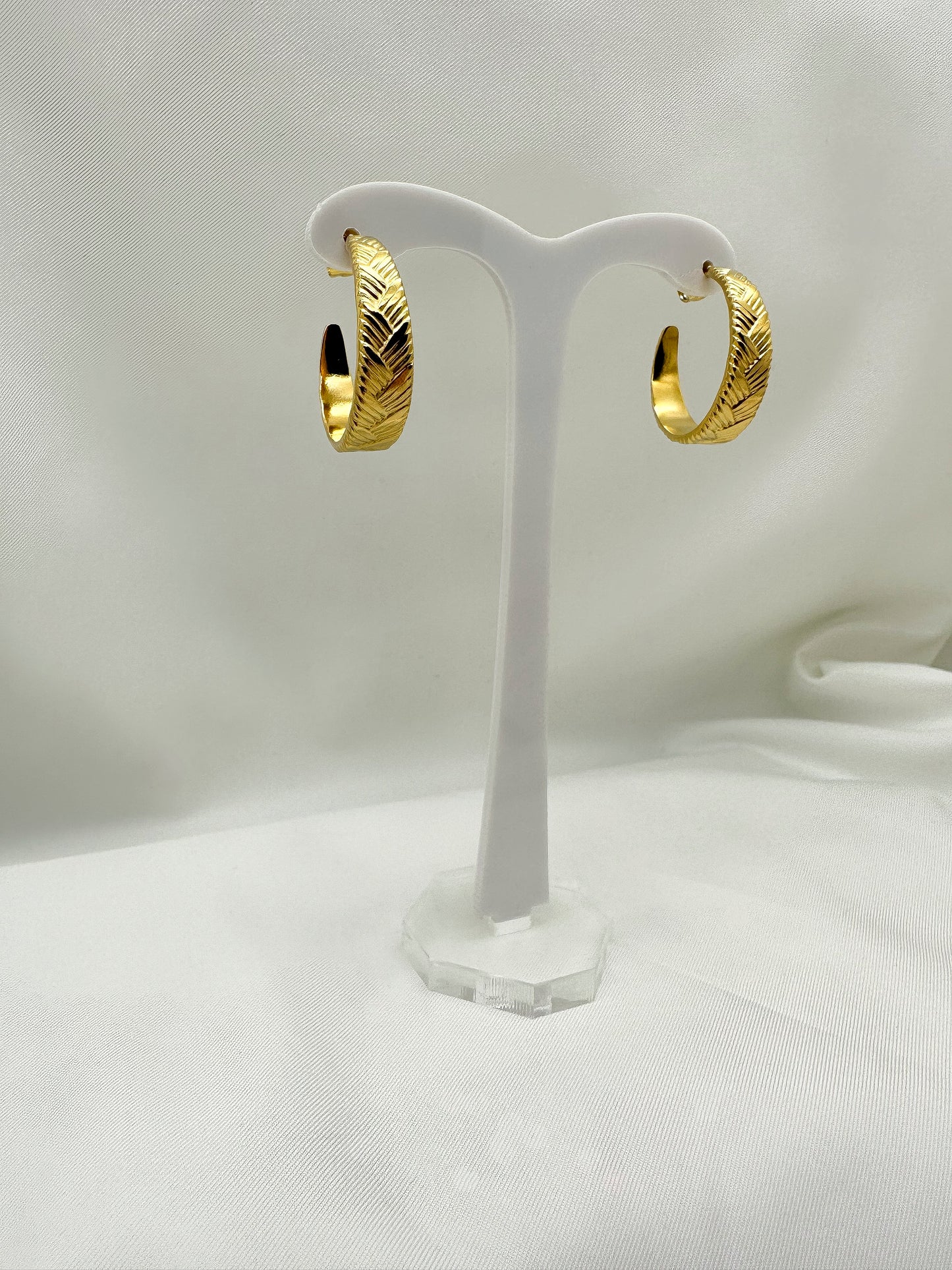 Orecchini cerchi graffiati - Gold