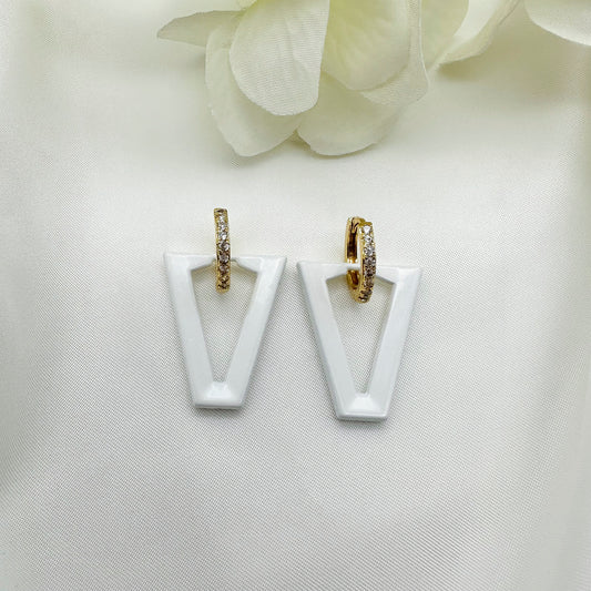 Orecchini a V stile Ferragni bianchi - Gold