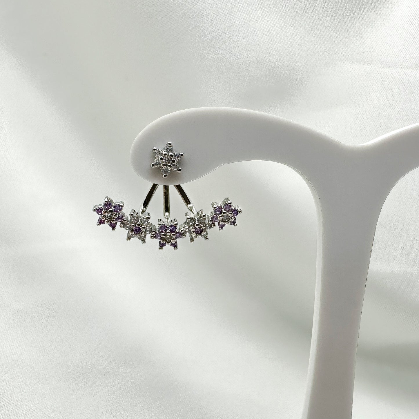 Orecchini a barchetta con fiori di zirconi bianchi e lilla - Siver