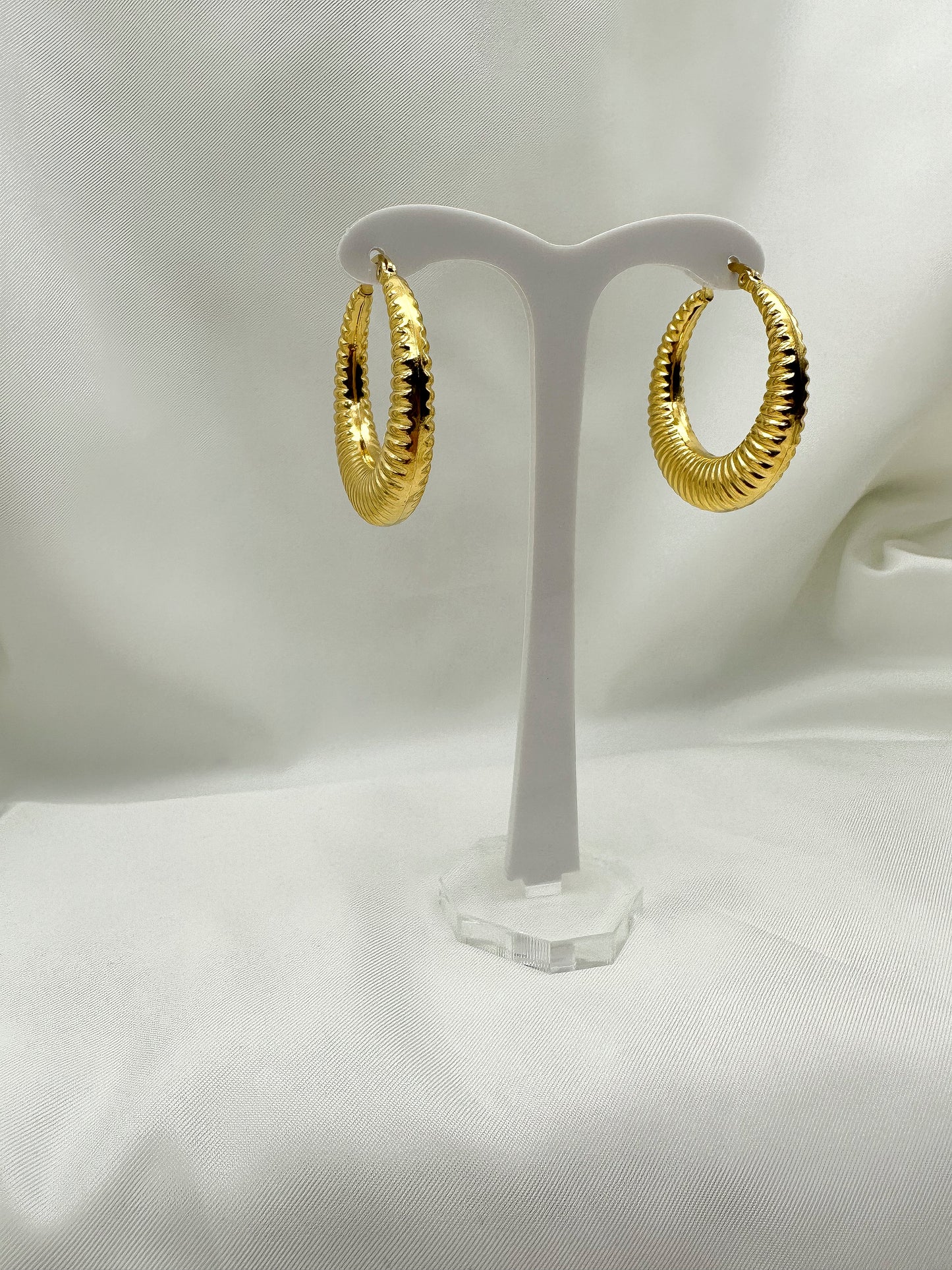 Orecchini cerchi rigati - Gold