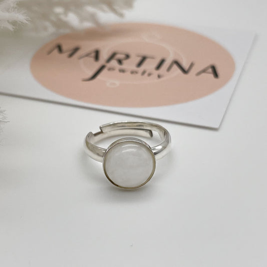 Anello con centrale in giada bianca - Silver