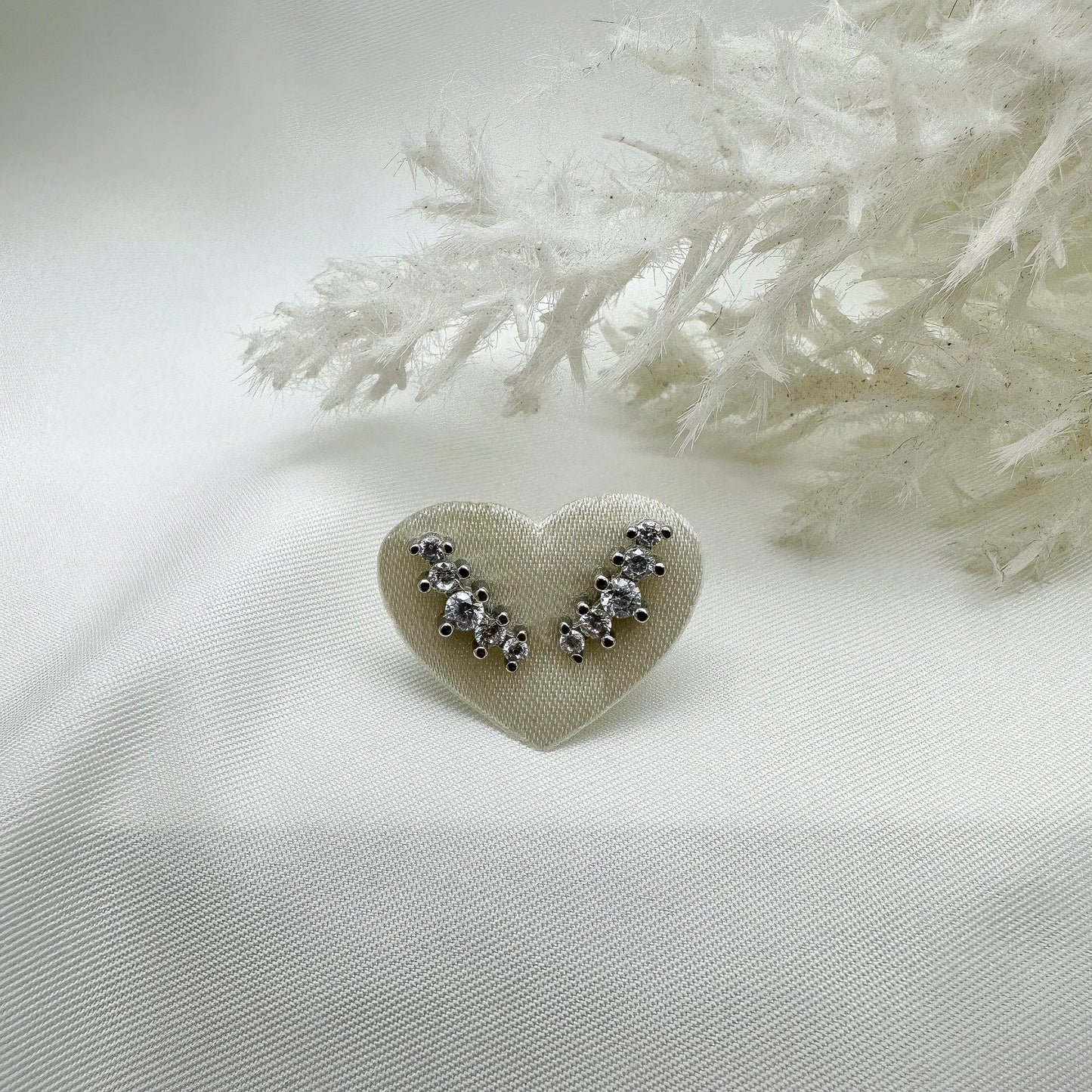 Orecchino barchetta zirconi - Silver