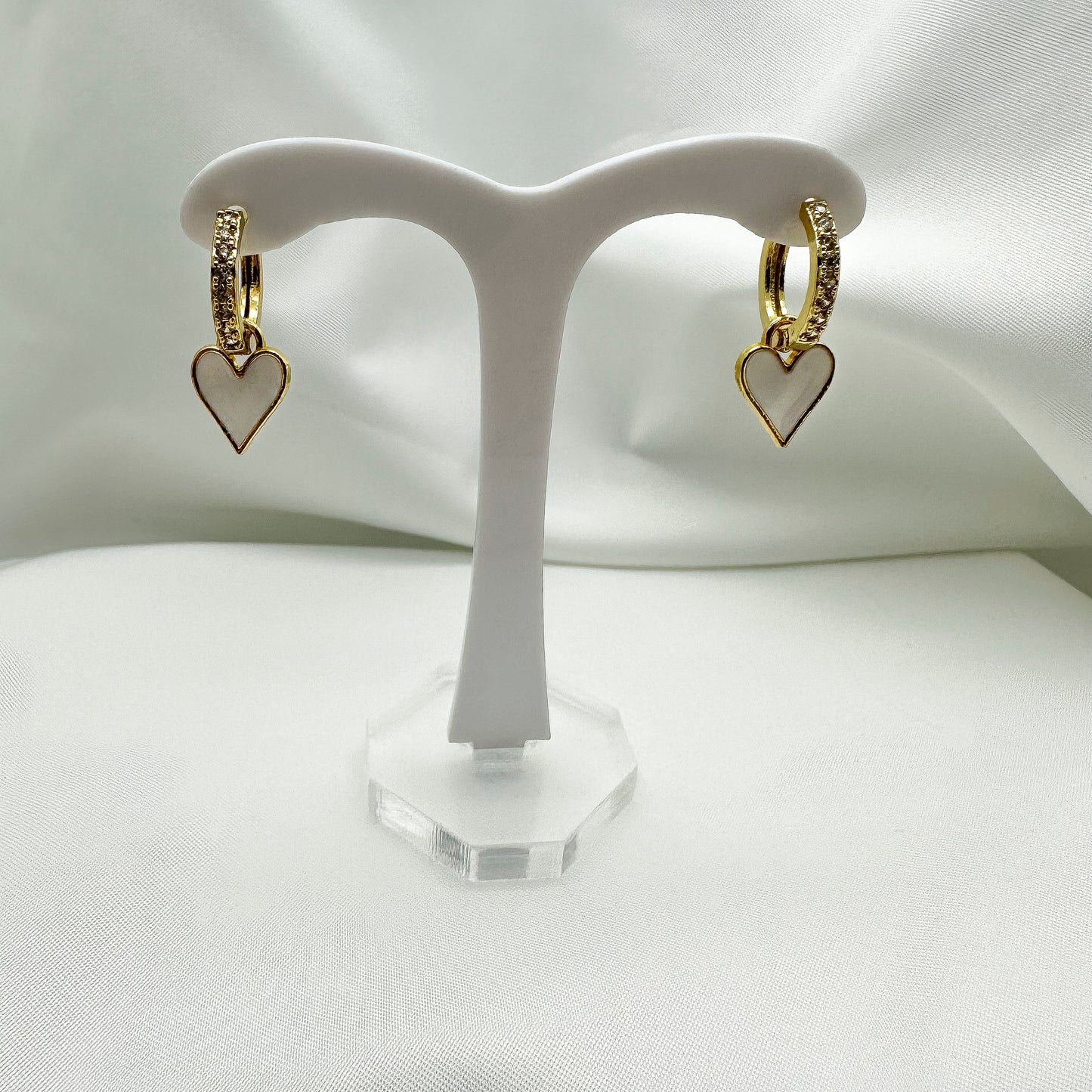 Orecchini pendenti cuori bianchi - Gold