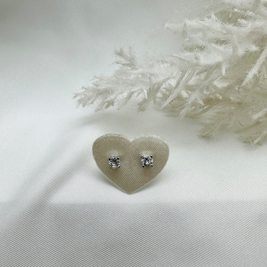 Orecchino punto luce bianco 3 mm - Silver