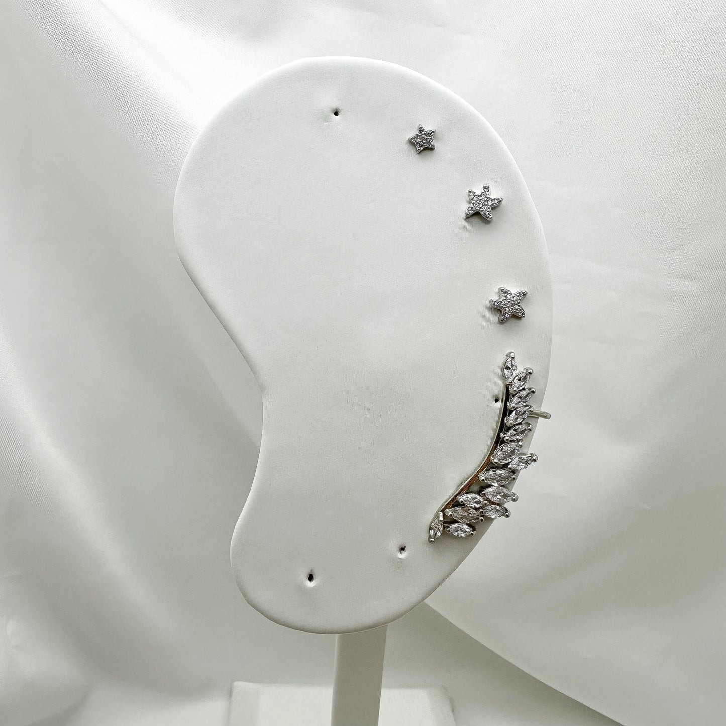 Orecchino laterale cristalli a scala - Silver