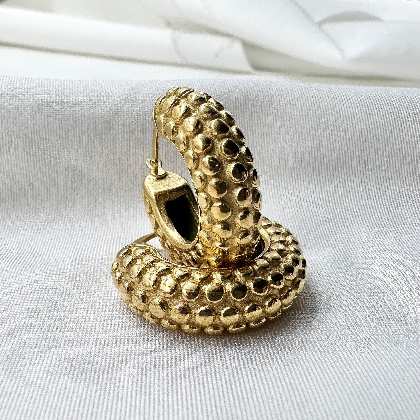 Orecchini cerchi bombati lavorati - Gold