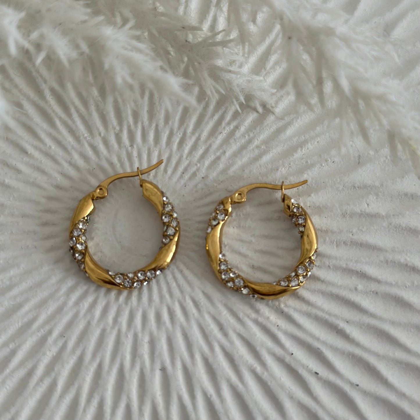Orecchini cerchietti torchon strass - Gold