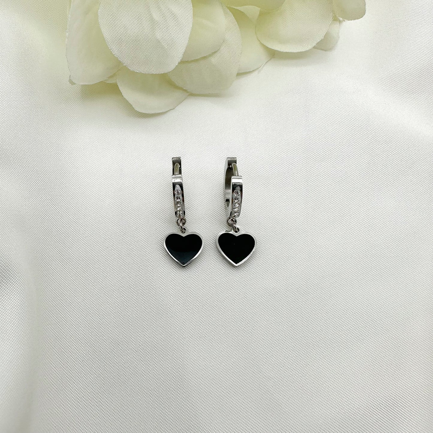 Orecchini pendenti cuori neri - Silver