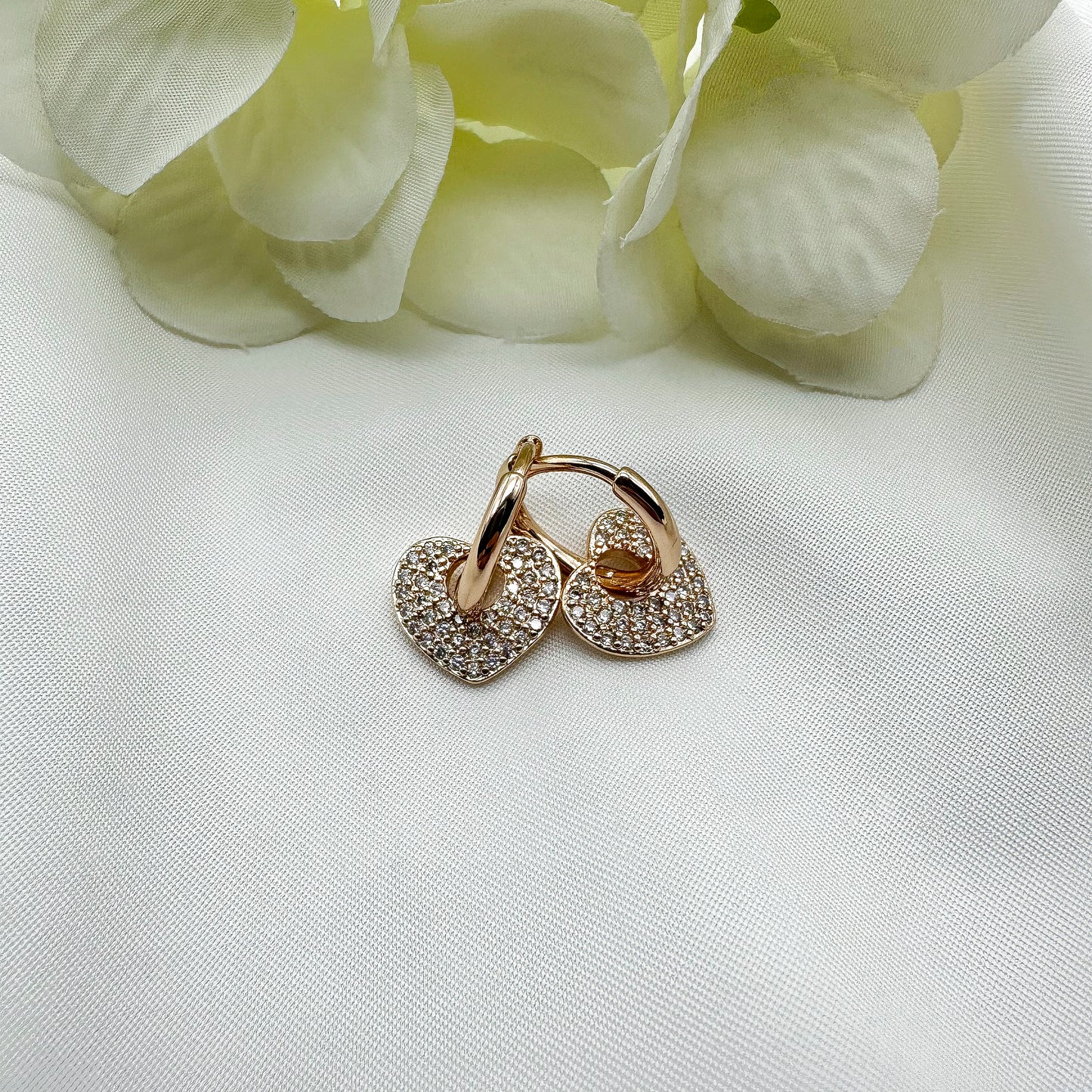 Orecchini cerchietti pendenti cuore zirconato - Gold