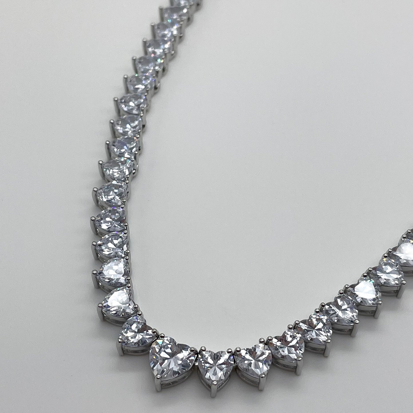 Collana cuori strass e centrale bianco - Silver