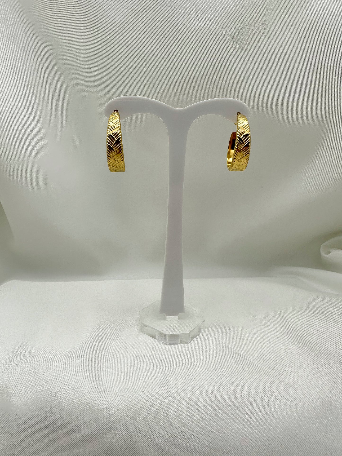 Orecchini cerchi graffiati - Gold