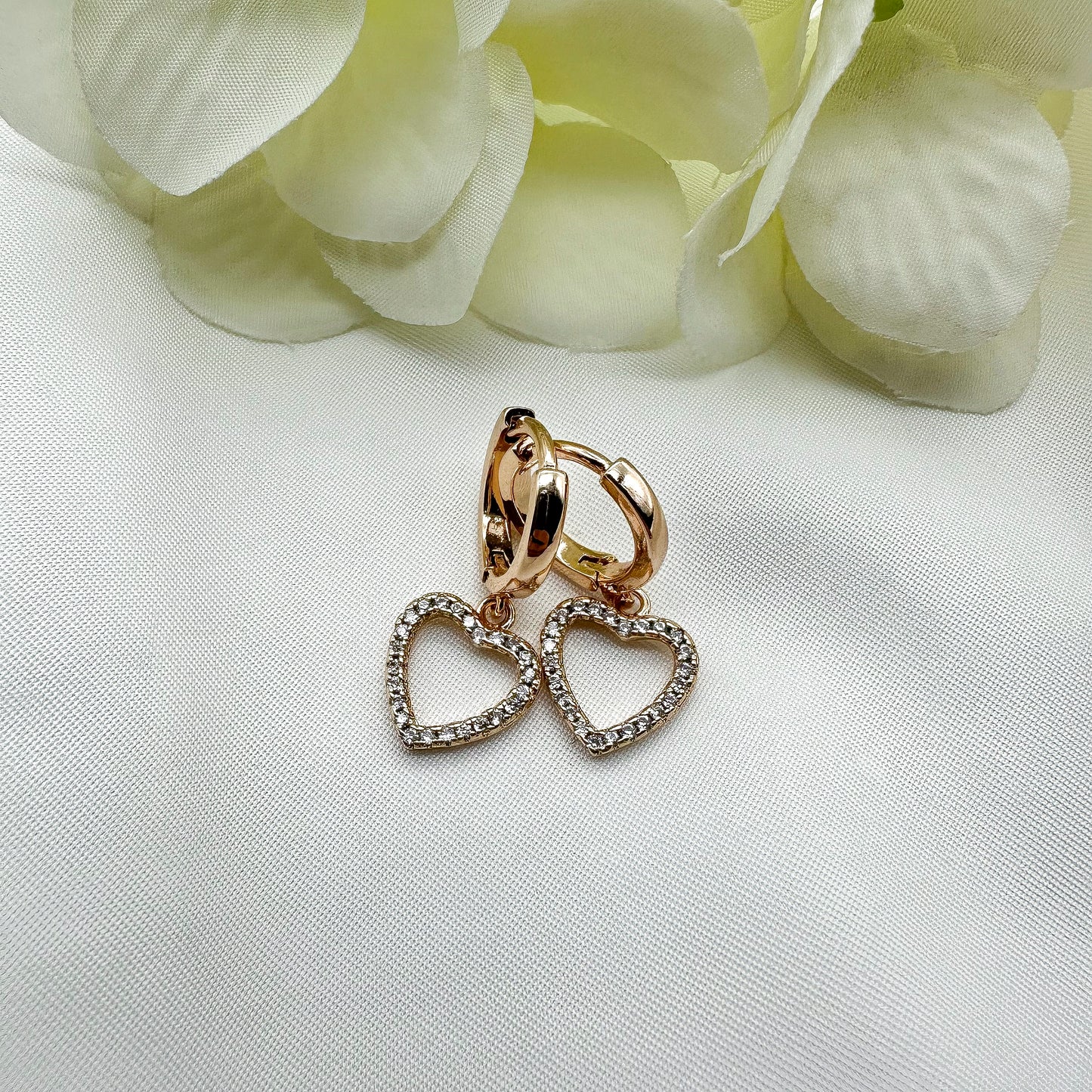 Orecchini cerchietti pendenti filigrana cuore zirconata - Gold