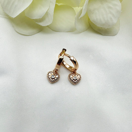 Orecchini cerchietti pendenti cuori con punto luce - Gold