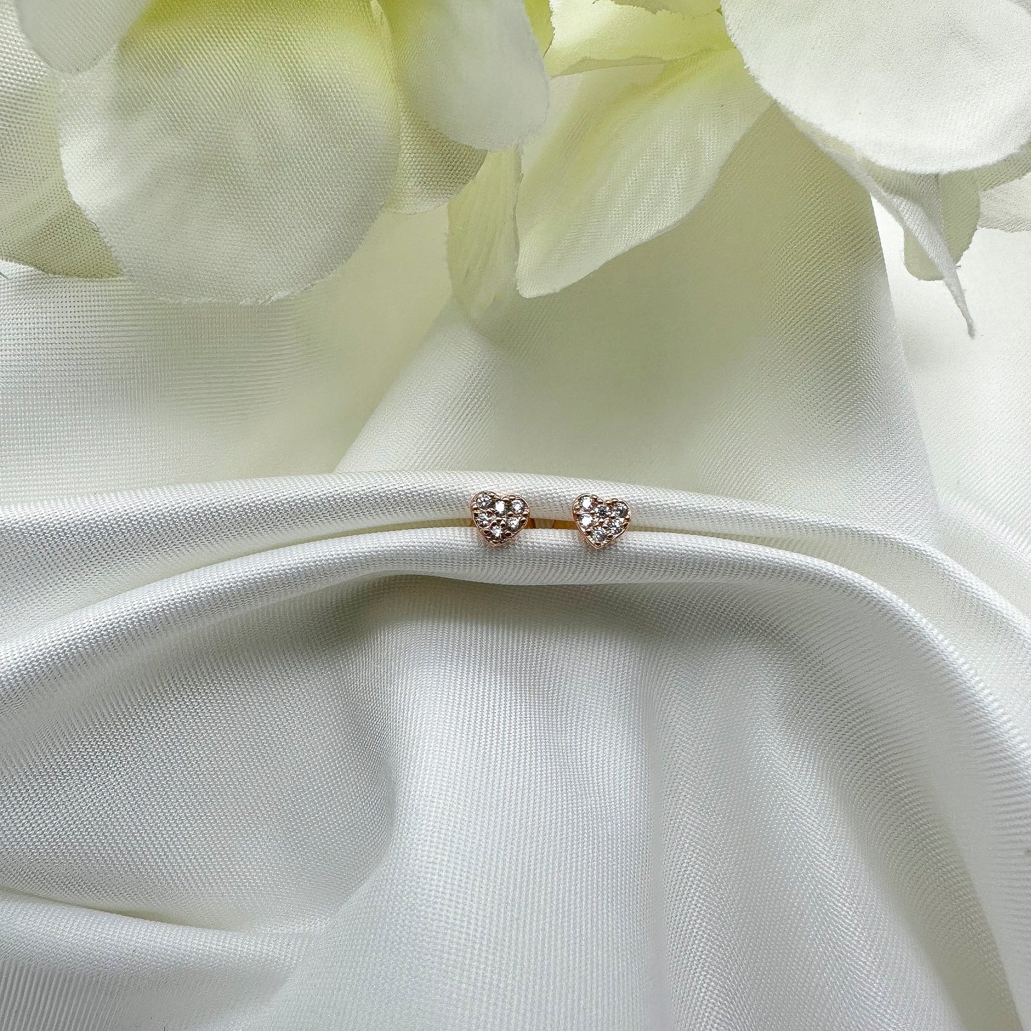 Orecchino punto luce cuore bianco - Rosè